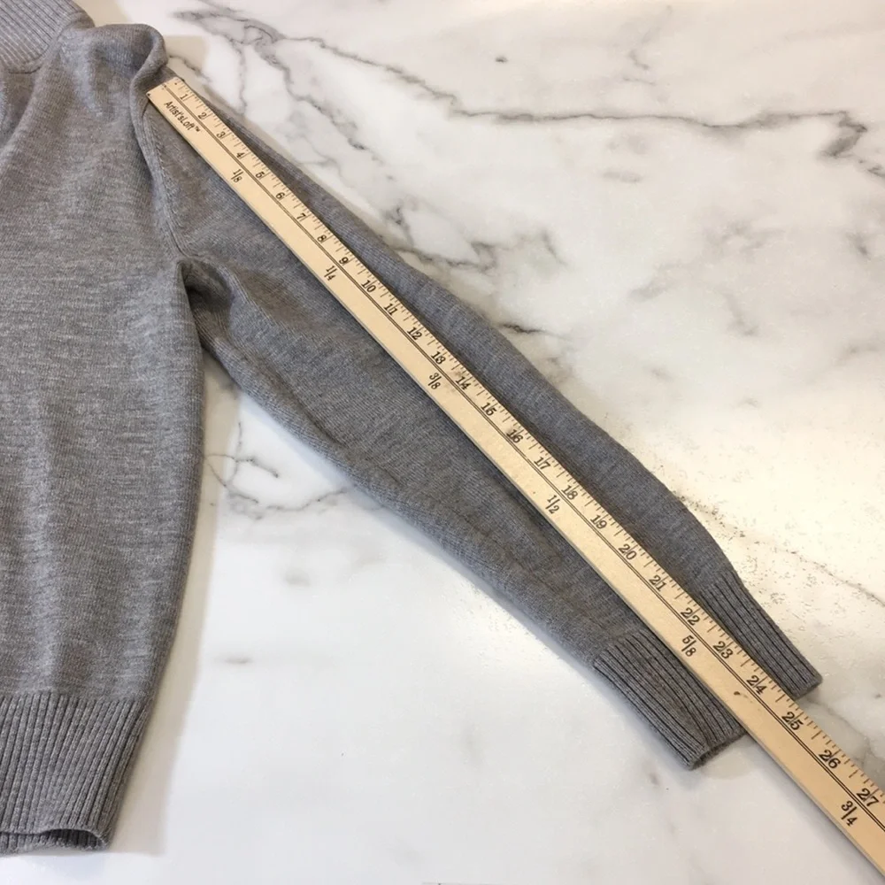 Banana Republic Gray Knit Extra‎ Fine Merino Wool Sweater Mens Medium Preppy
